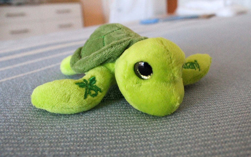 Halekulani Green Sea Turtle Plush Mini Magnet